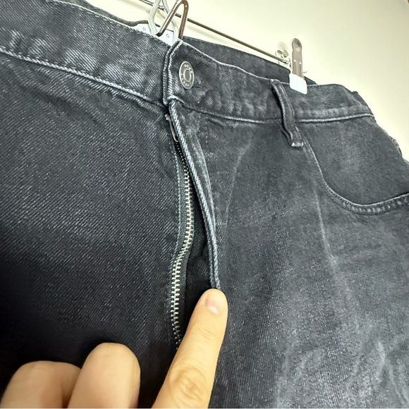 ASOS Design 100% Cotton Rigid Denim Distressed Goth Summer Black Cutoff Shorts - Picture 6 of 9